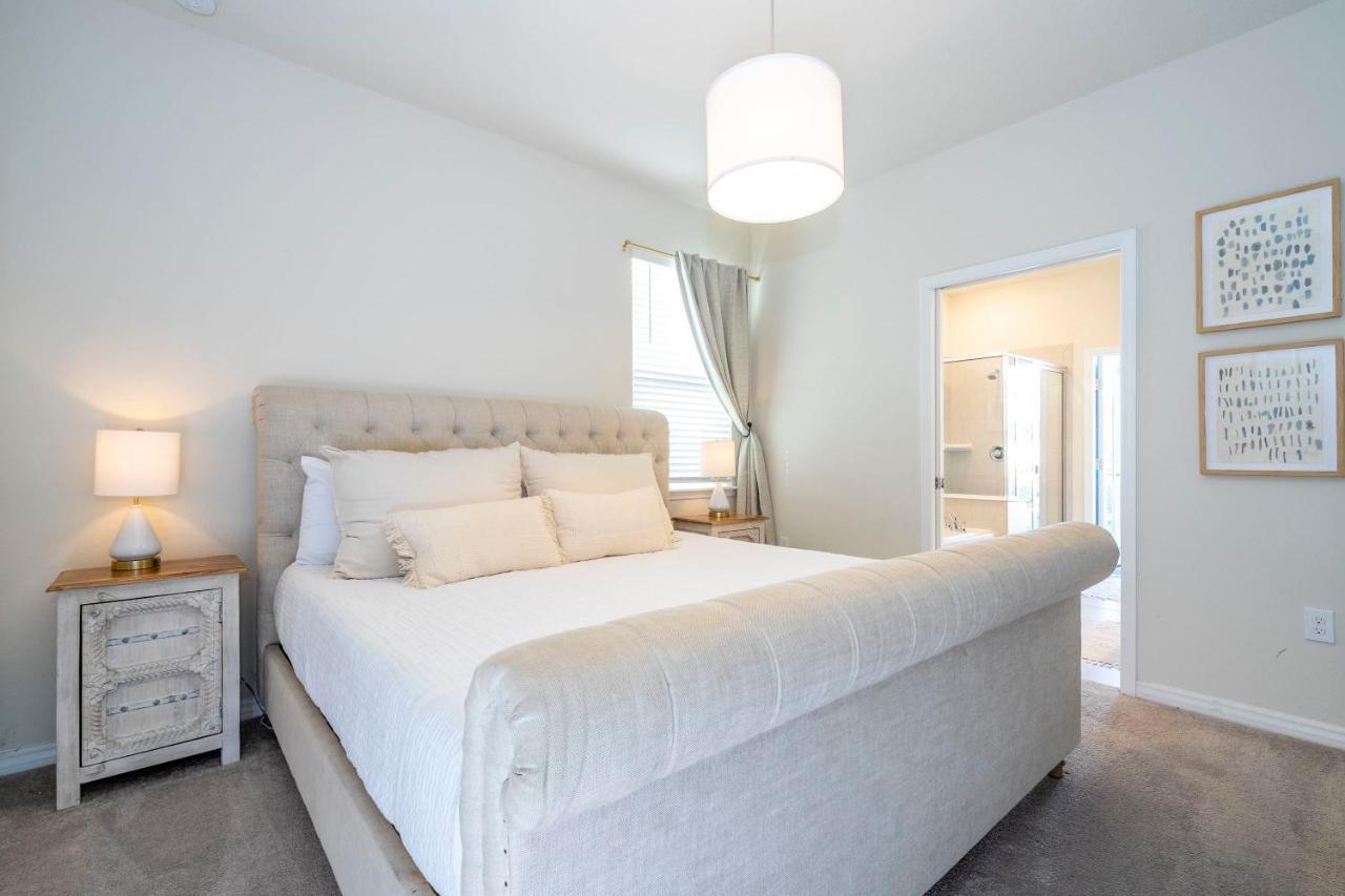 20% Off Brand New 6bd 4 5ba Private Pool Windsor Island *