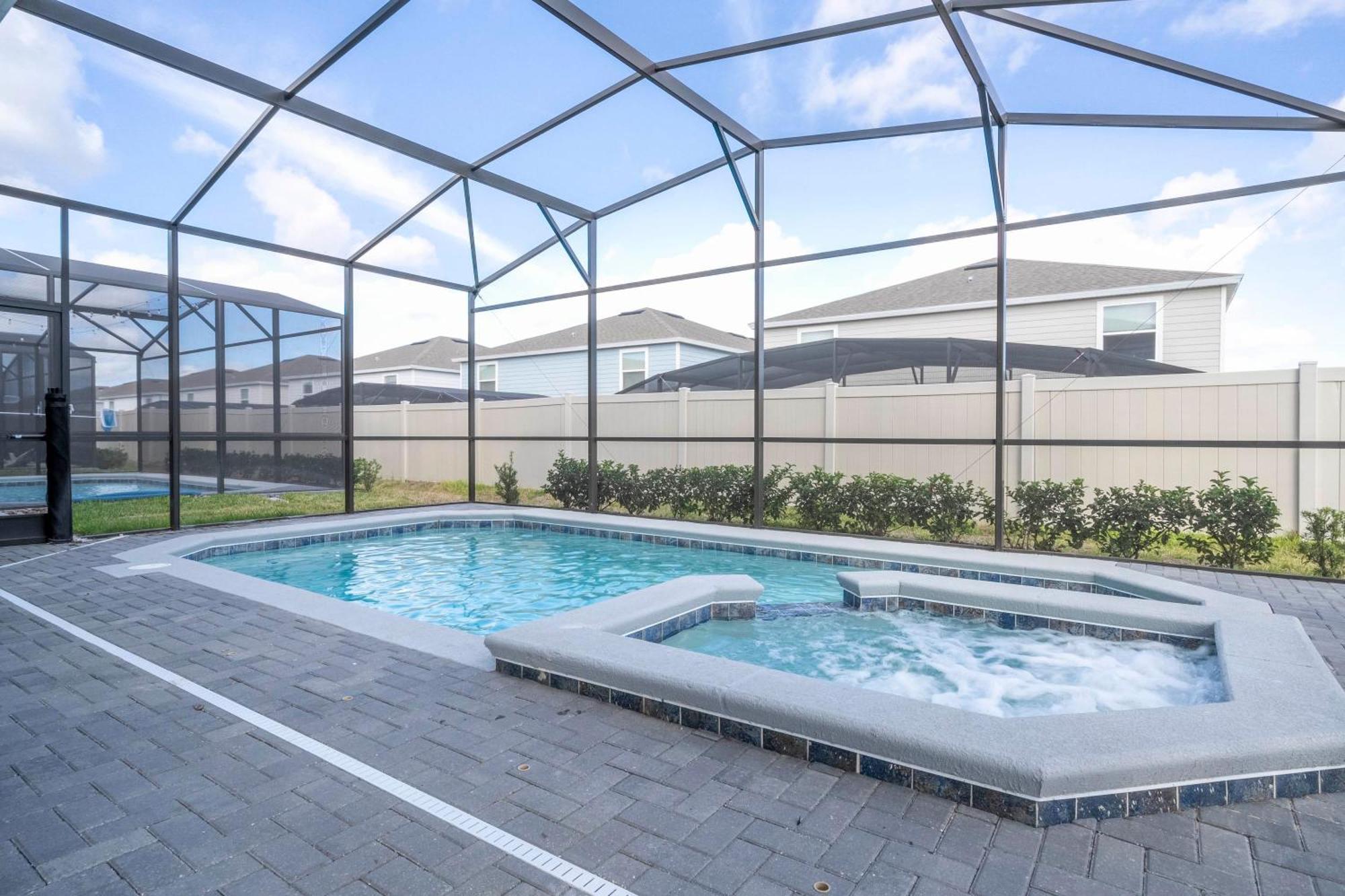20% Off Brand New 6bd 4 5ba Private Pool Windsor Island Holiday home *